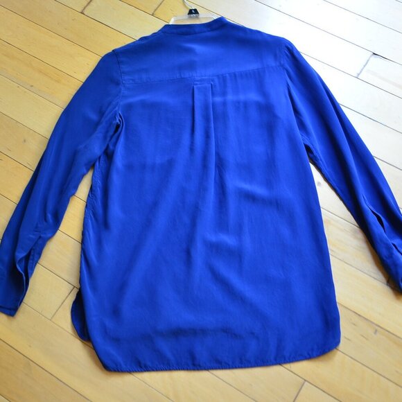 Vince 100% silk Blouse Size 2 Navy - Picture 9 of 10